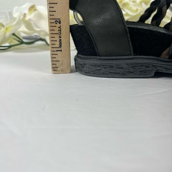 OTBT Earthly sandals black
Women’s size 6M - Picture 5 of 12